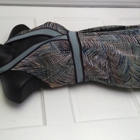 NWOT BCBGMaxazria Allover Print Halter Dress - Picture 5 of 12